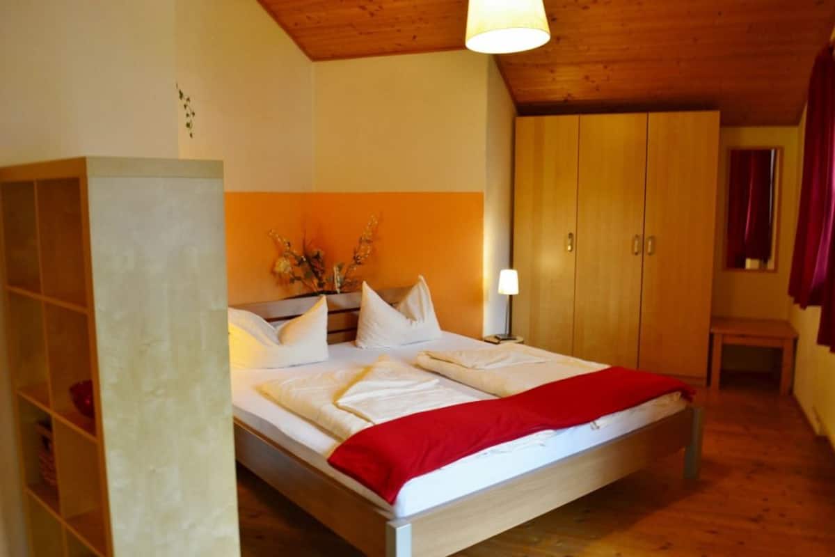 Condo (Nussbaum) | 1 bedroom, hypo-allergenic bedding available, in-room safe