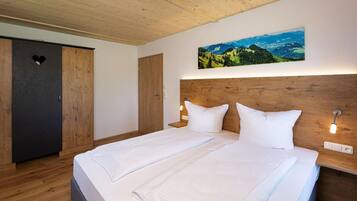 1 bedroom, hypo-allergenic bedding, in-room safe, blackout curtains