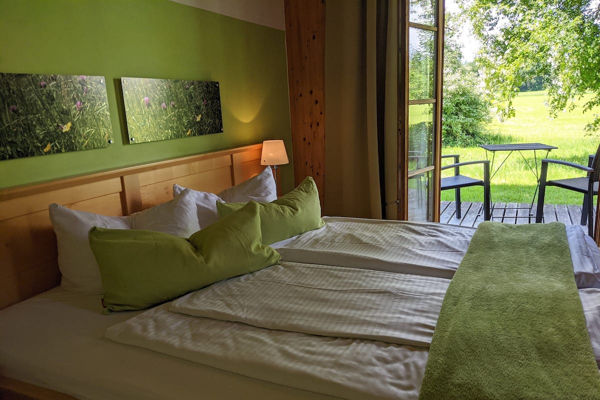 Double Room | 1 bedroom, hypo-allergenic bedding available, in-room safe
