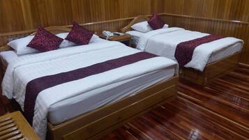 Family Bungalow, 1 Double Bed, Garden View, Garden Area | Blackout drapes, free WiFi
