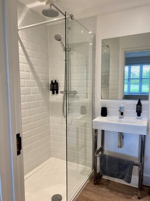 Appartement, privébadkamer | Badkamer