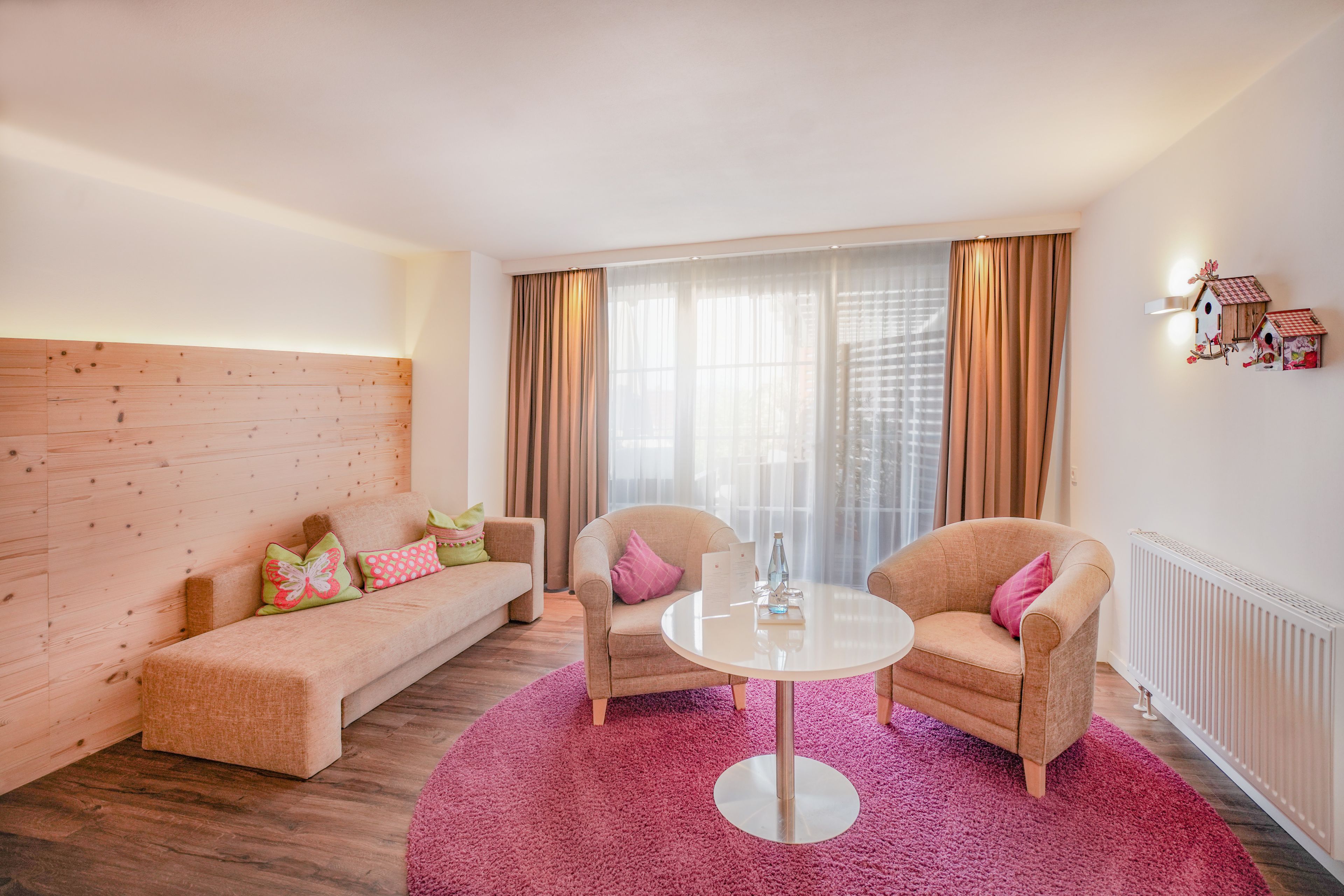 Deluxe-Doppelzimmer, Balkon | Hochwertige Bettwaren, Minibar, Zimmersafe, Schreibtisch