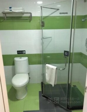 Dusche, Regendusche, kostenlose Toilettenartikel, Haartrockner