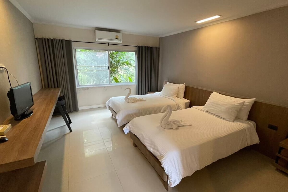 standard twin room | blackout curtains, free wifi