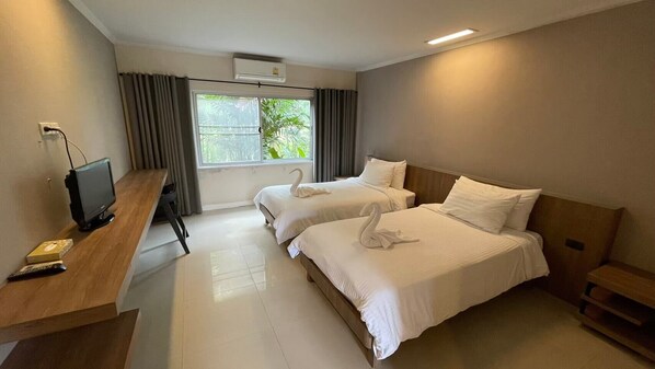 Blackout drapes, free WiFi - Kabinburi Sport Club - KBSC (Kabin Buri)