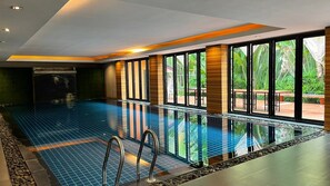 Indoor pool - Kabinburi Sport Club - KBSC (Kabin Buri)