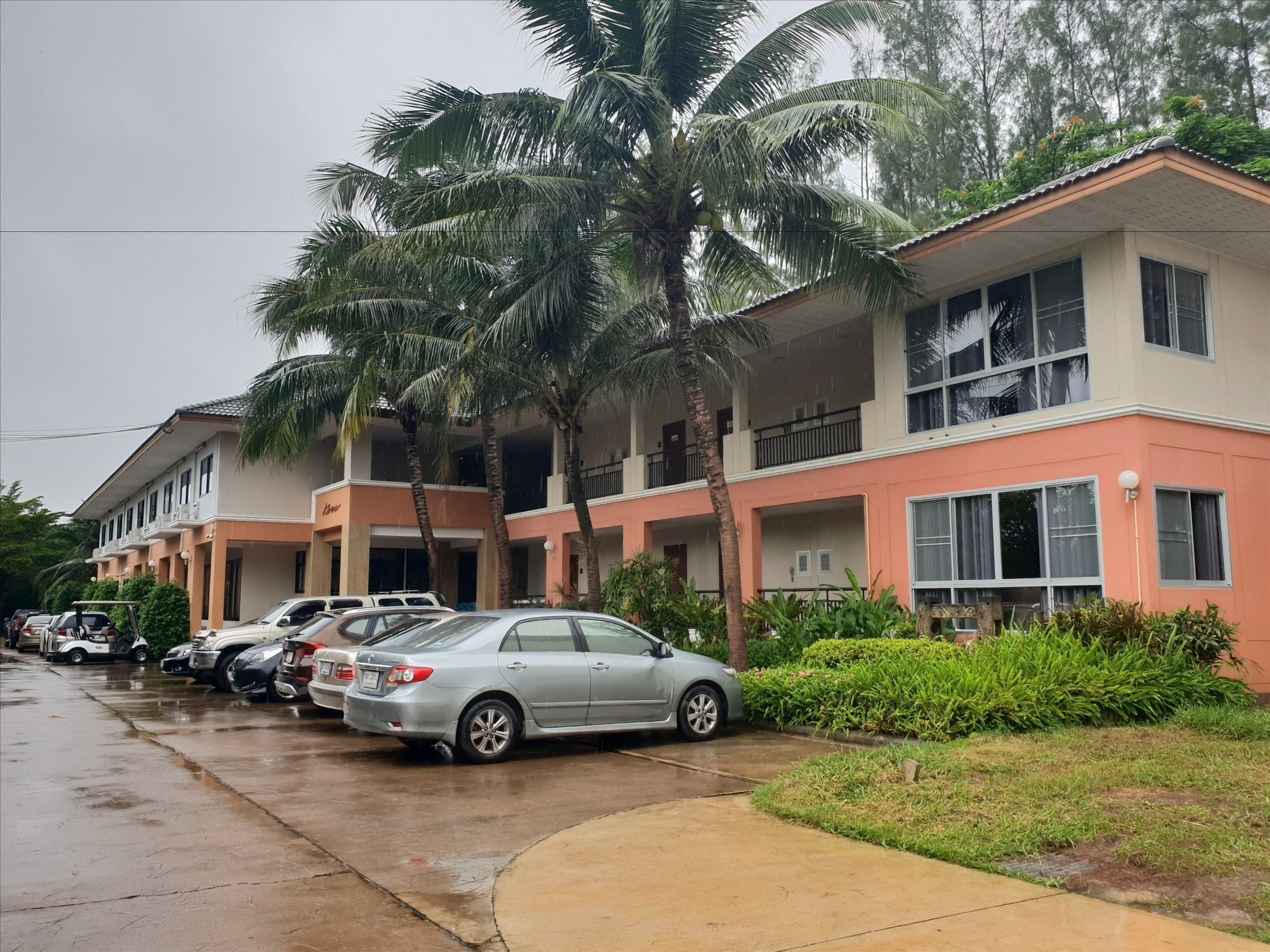 ที่จอดรถฟรี