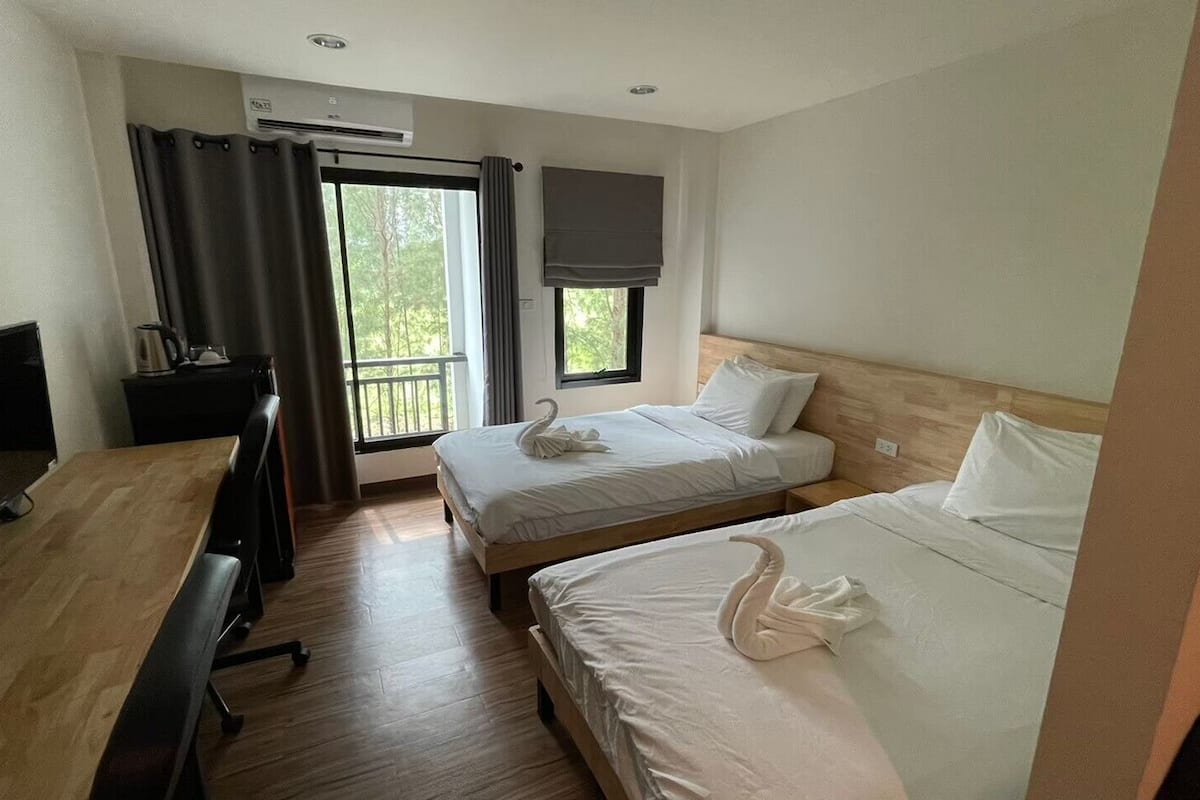 standard twin room | blackout curtains, free wifi