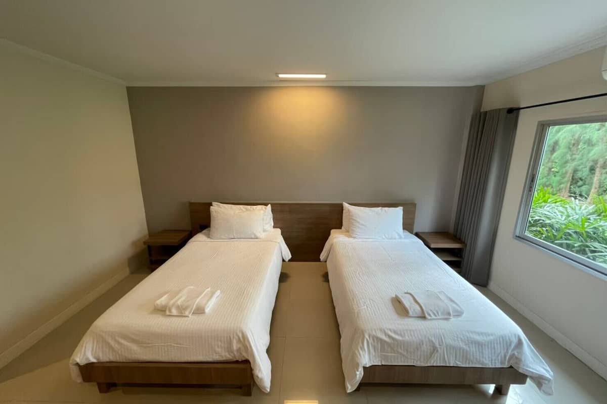 blackout curtains, free wifi