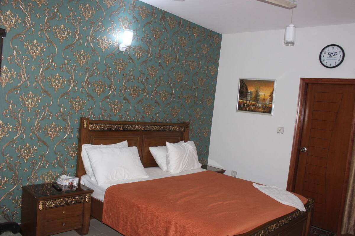 Family Apartment, Multiple Beds, Accessible, Non Smoking | 3 bedrooms, Egyptian cotton sheets, premium bedding, blackout drapes
