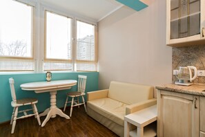 Deluxe-Apartment, Mehrere Betten, Nichtraucher | Eigene Küche | Kühlschrank, Mikrowelle, Herdplatte, Wasserkocher