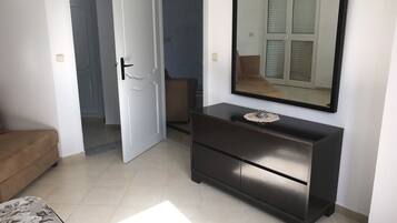 Family Villa, 5 Bedrooms, Smoking | 5 bedrooms, premium bedding, desk, blackout curtains