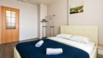 Superior-Apartment | Schreibtisch, Bügeleisen/Bügelbrett, kostenloses WLAN, Bettwäsche
