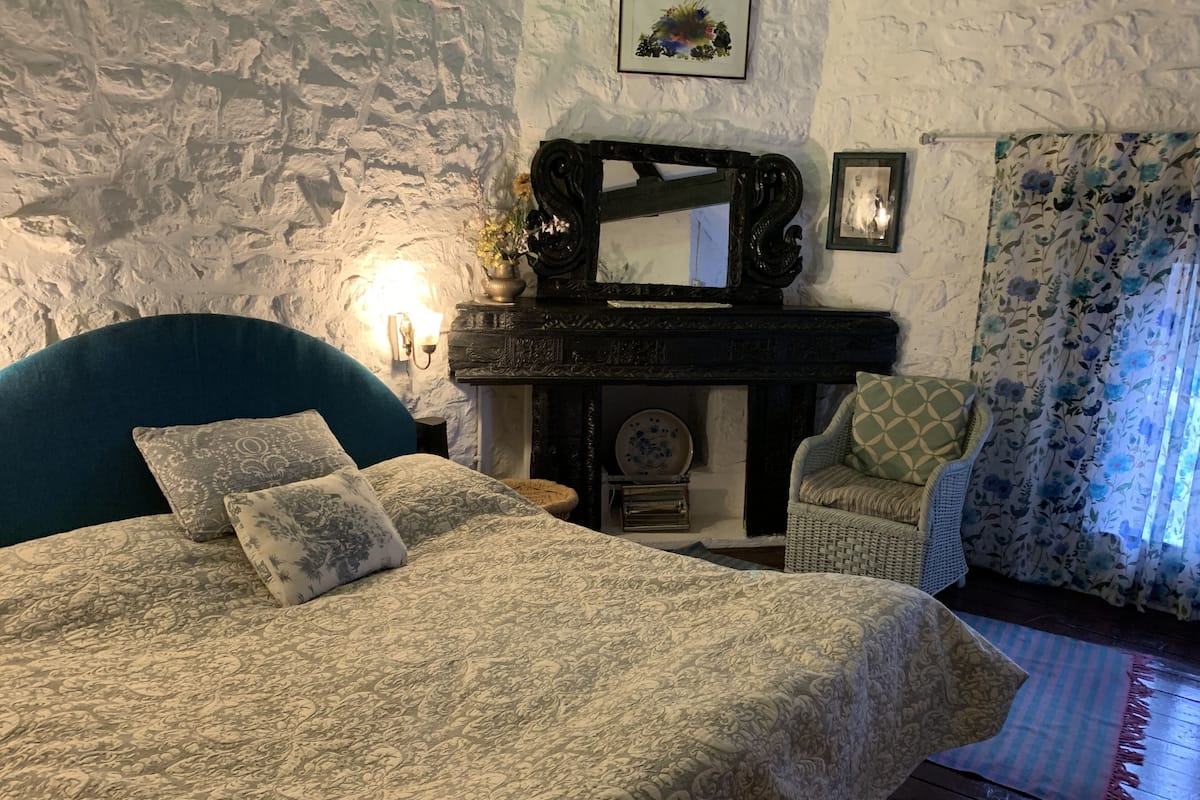 Chambre Double Standard, 1 grand lit, non-fumeurs | Literie de qualité supérieure, ameublement personnalisé, bureau