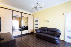 Standard-Apartment, Mehrere Betten, Nichtraucher | 1 Schlafzimmer, individuell eingerichtet, Schreibtisch