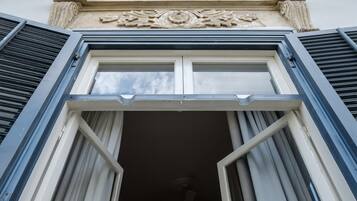 Deluxe Double Room, 1 Queen Bed, Non Smoking, City View | Desk, blackout drapes, iron/ironing board, free WiFi