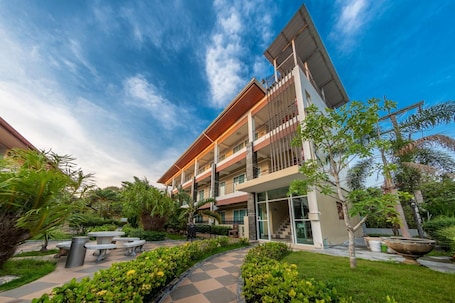 Exterior. Tachang Airport Hotel