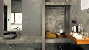Standard Deluxe Room | 遮光布/窗簾、隔音、免費無線上網