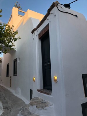 Vila superior, 2 quartos, vista para a cidade | Sala de estar