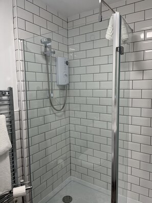 Deluxe dubbelrum - eget badrum - utsikt mot innergården (Second Floor ) | Badrum