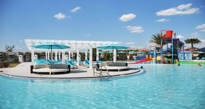 Shv1502ha - 8 Bedroom Villa In Windsor At Westside, Sleeps Up To 20, Just 7 Miles To Disney