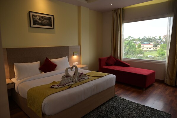 Deluxe Room, Accessible | 1 bedroom, premium bedding, laptop workspace, blackout curtains