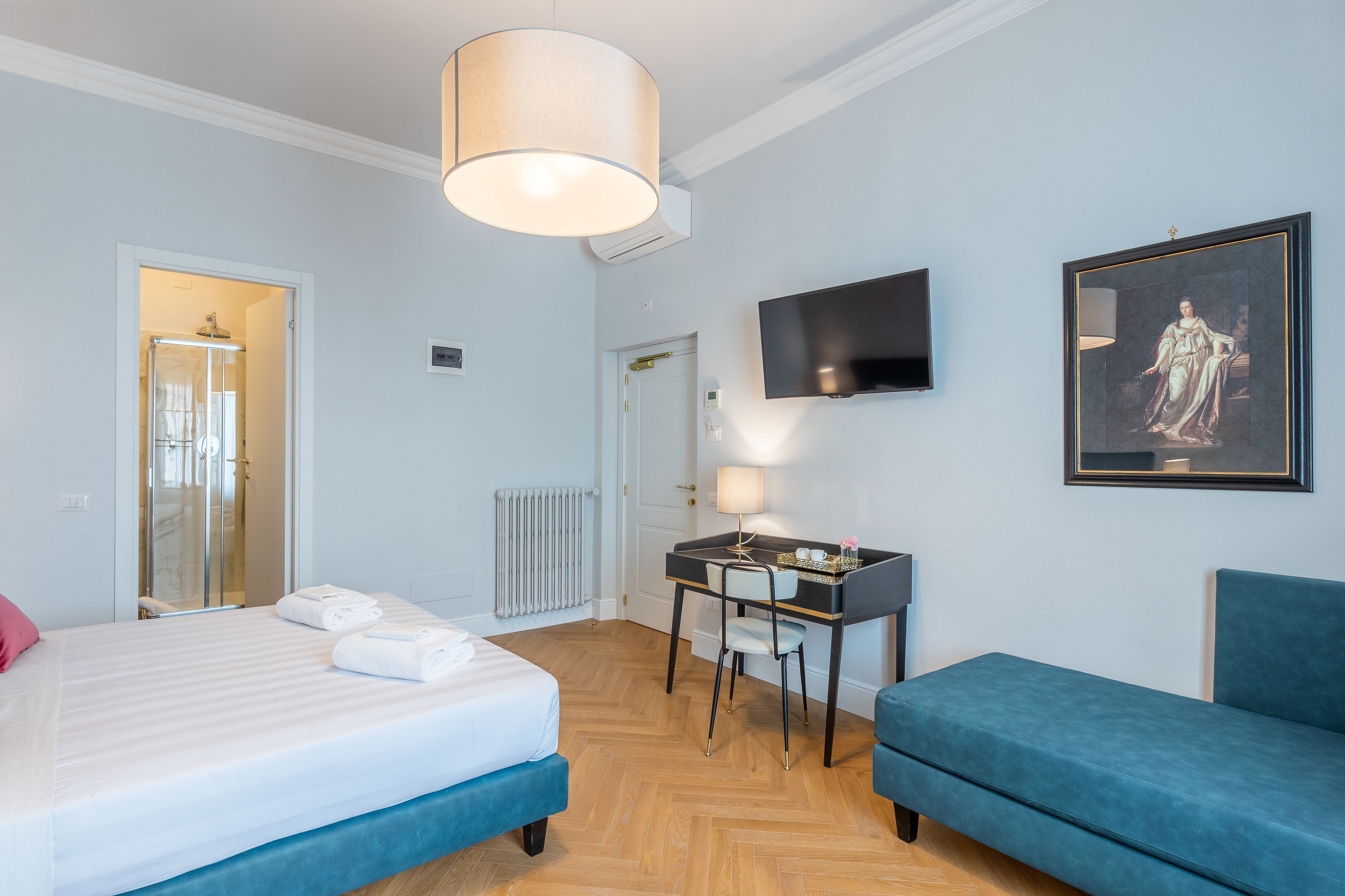 deluxe double or twin room, balcony (a.m. luisa de medici) | minibar, desk, soundproofing, free wifi
