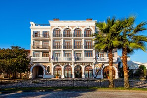 Exterior - The Admiral Hotel (Batumi)