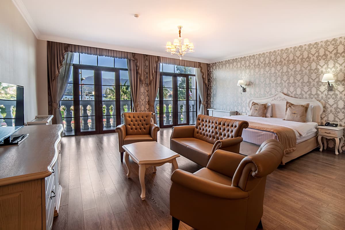 1 bedroom, minibar, in-room safe, individually decorated