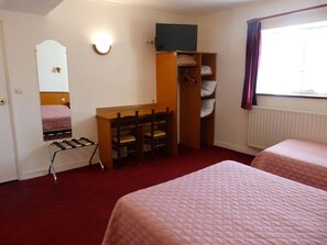 Chambre Triple, baignoire