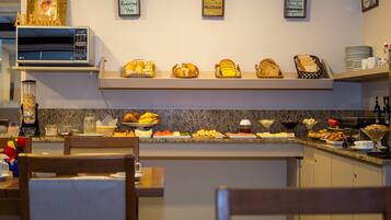 Desayuno buffet incluido todos los días