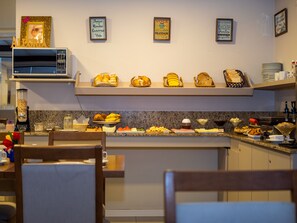 Free daily buffet breakfast 