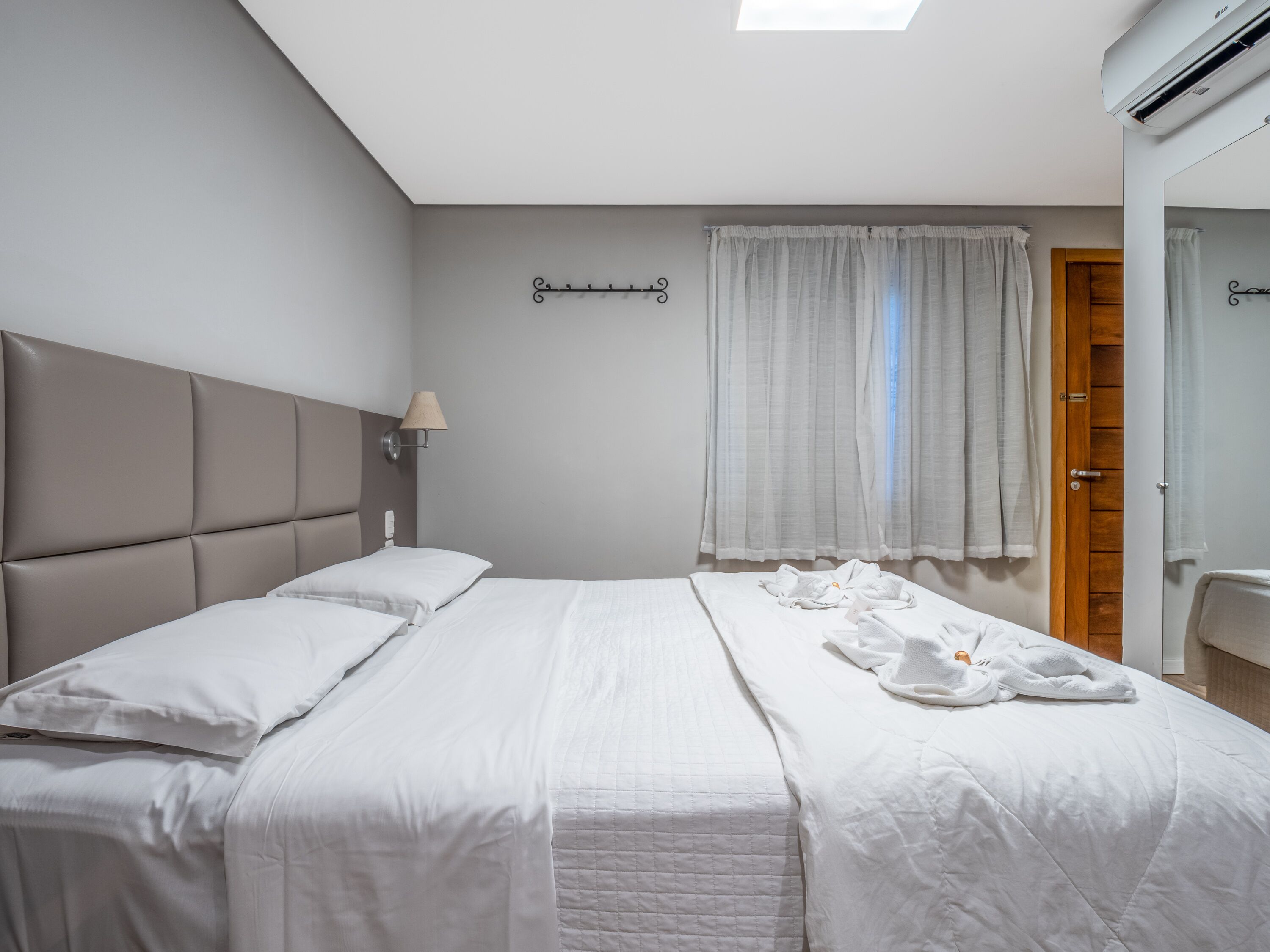 deluxe triple room | minibar, blackout curtains, soundproofing, iron/ironing board