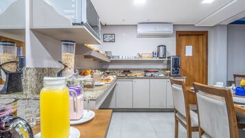 Dagelijks ontbijtbuffet inbegrepen