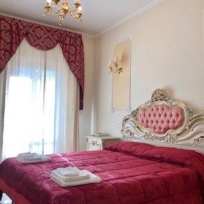 Premium bedding, in-room safe, desk, soundproofing - Colosseo Rooms Imperial Rome (Rome)