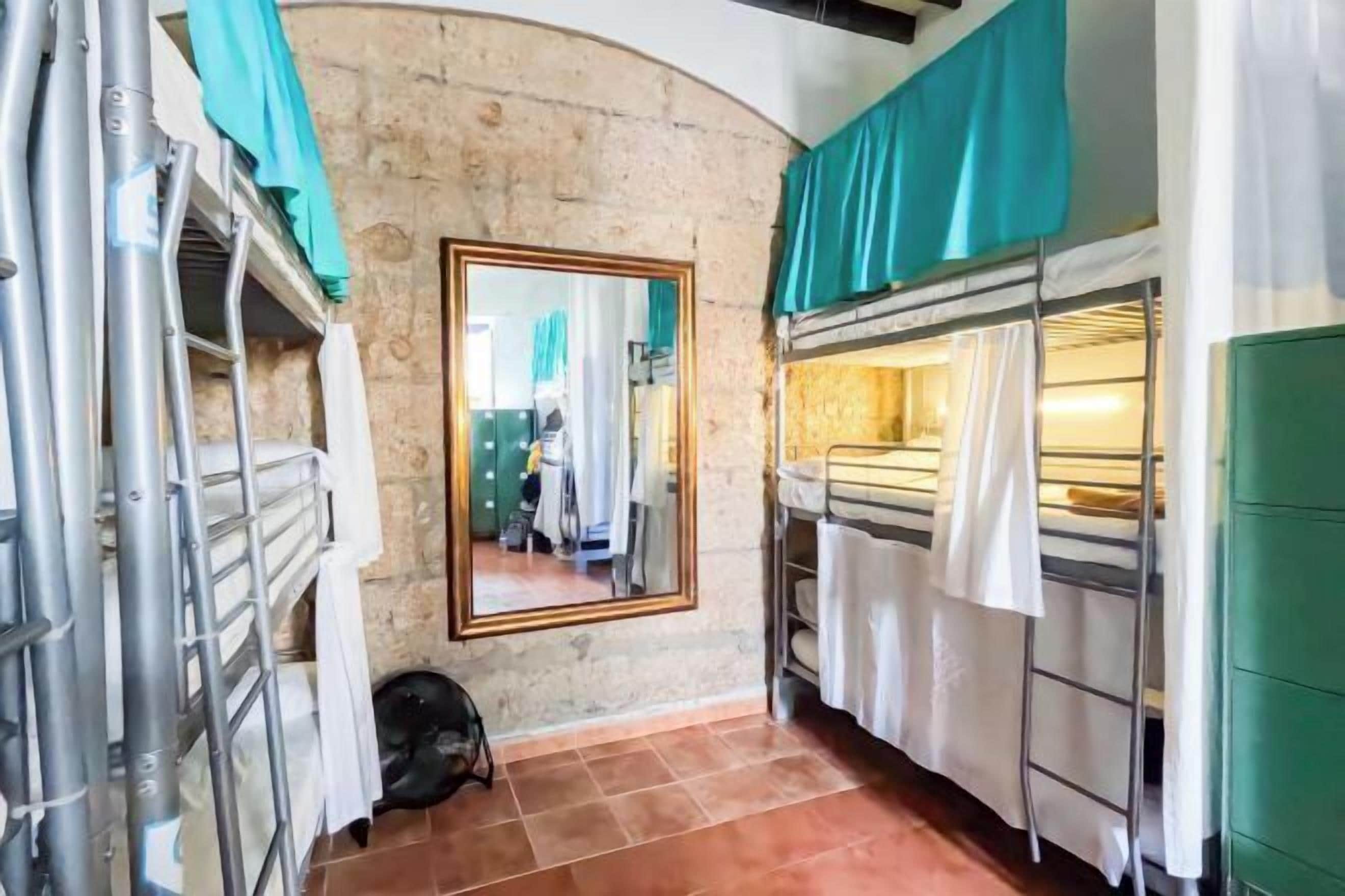 Wi-Fi gratuit, draps fournis