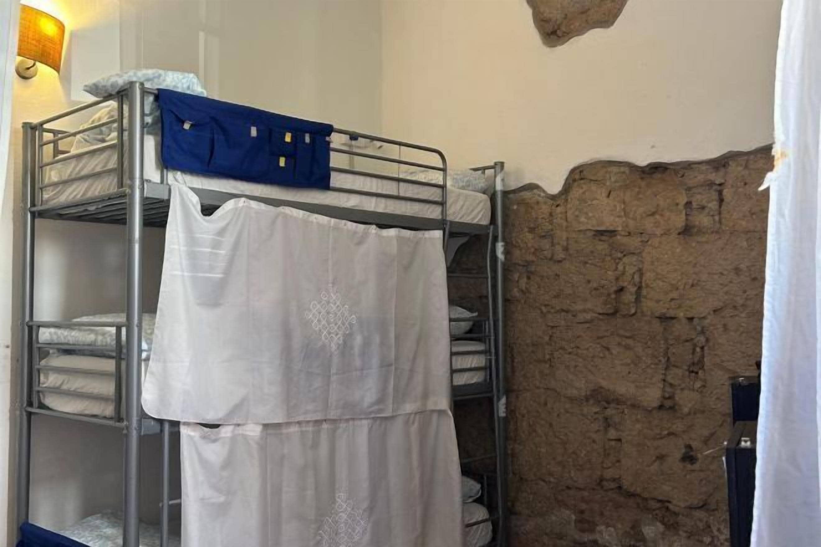 Wi-Fi gratuit, draps fournis