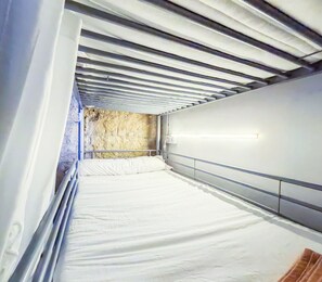 Dormitorio compartido estándar, dormitorio mixto, para no fumadores | Wifi gratis y ropa de cama 