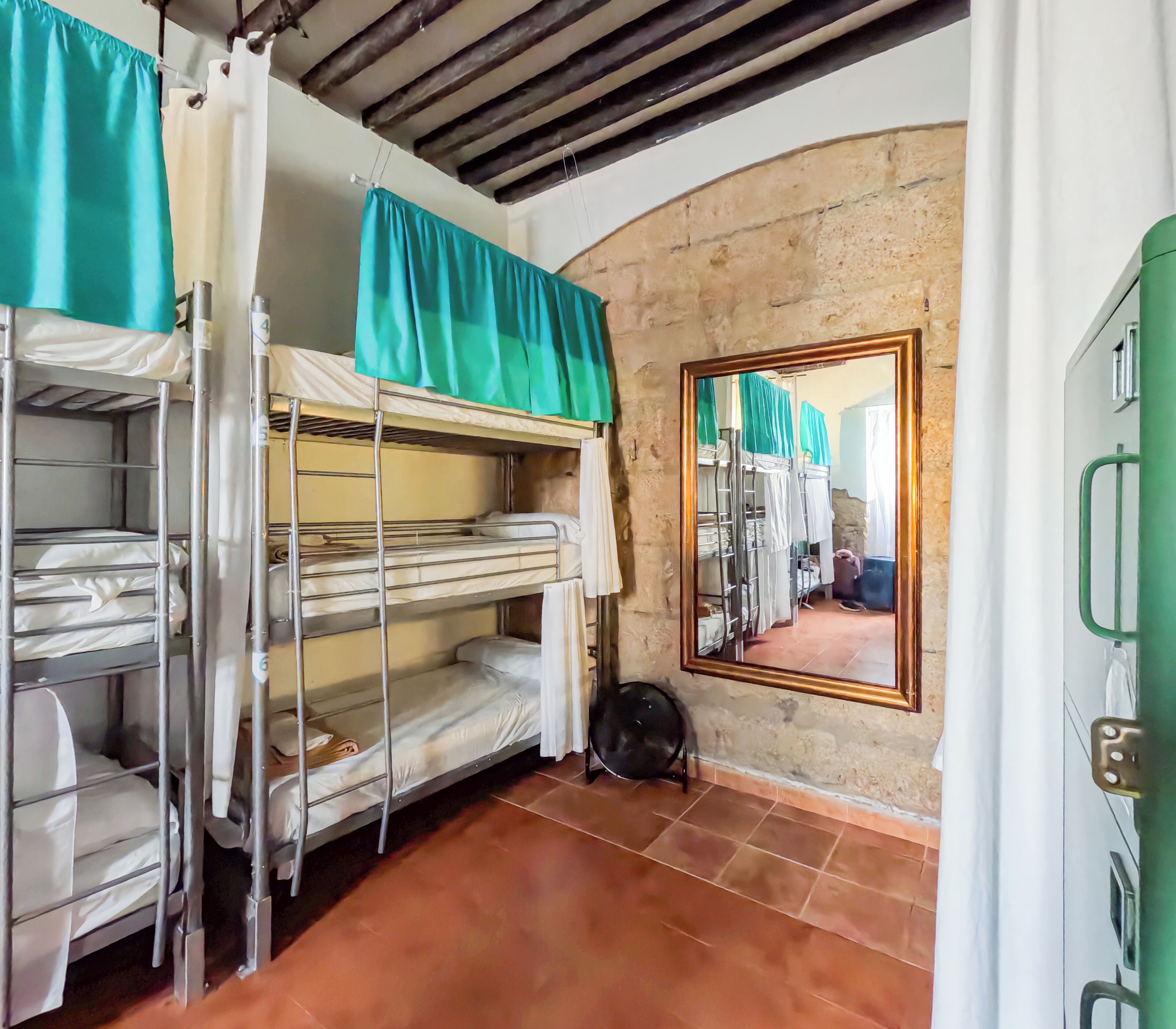 Dormitorio compartido estándar, dormitorio mixto, no fumadores | Wifi gratis y ropa de cama