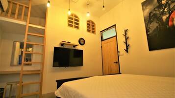 Family Suite, 2 Bedrooms, Kitchenette | 2 bedrooms, desk, soundproofing, WiFi (free)