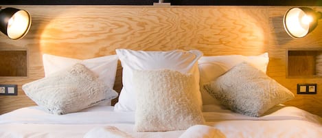 Double Room (Ho My God) | Free WiFi, bed sheets