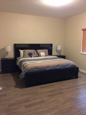 4 habitaciones, decoración personalizada y muebles diferentes