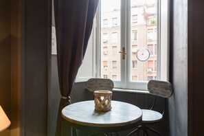 Appartement Luxe, 3 chambres | Restauration dans la chambre