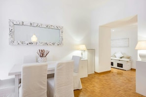 Luxury Apartment, 3 Bedrooms | View from room - Imperial Forum (Rome)