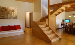 Casa clásica, varias camas | 2 habitaciones, cortinas blackout, cunas gratuitas y ropa de cama 