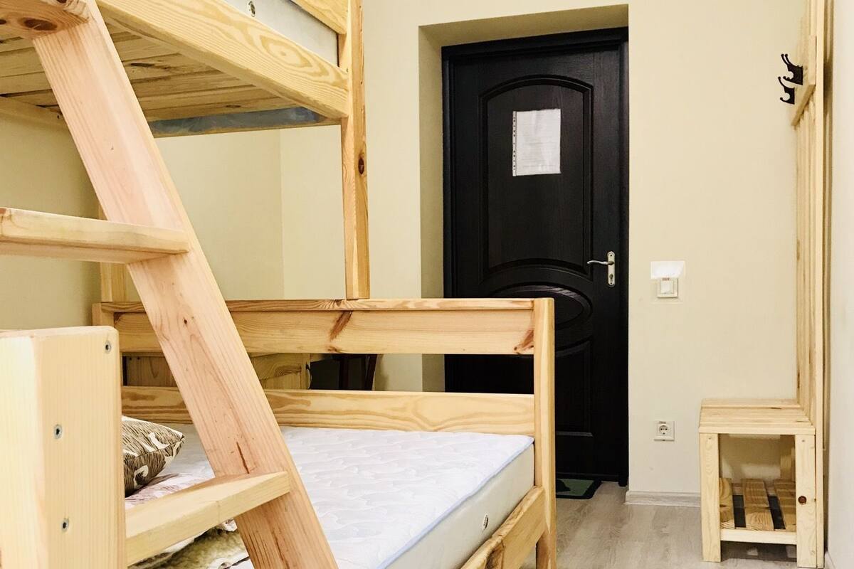 Triple Room | Free WiFi, bed sheets