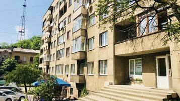 Pintu masuk properti