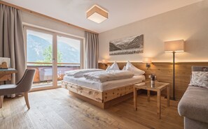 Double Room (Natur) | Hypo-allergenic bedding, down duvets, in-room safe, desk - Sonnenhof Genusshotel & Appartements (Eben am Achensee)