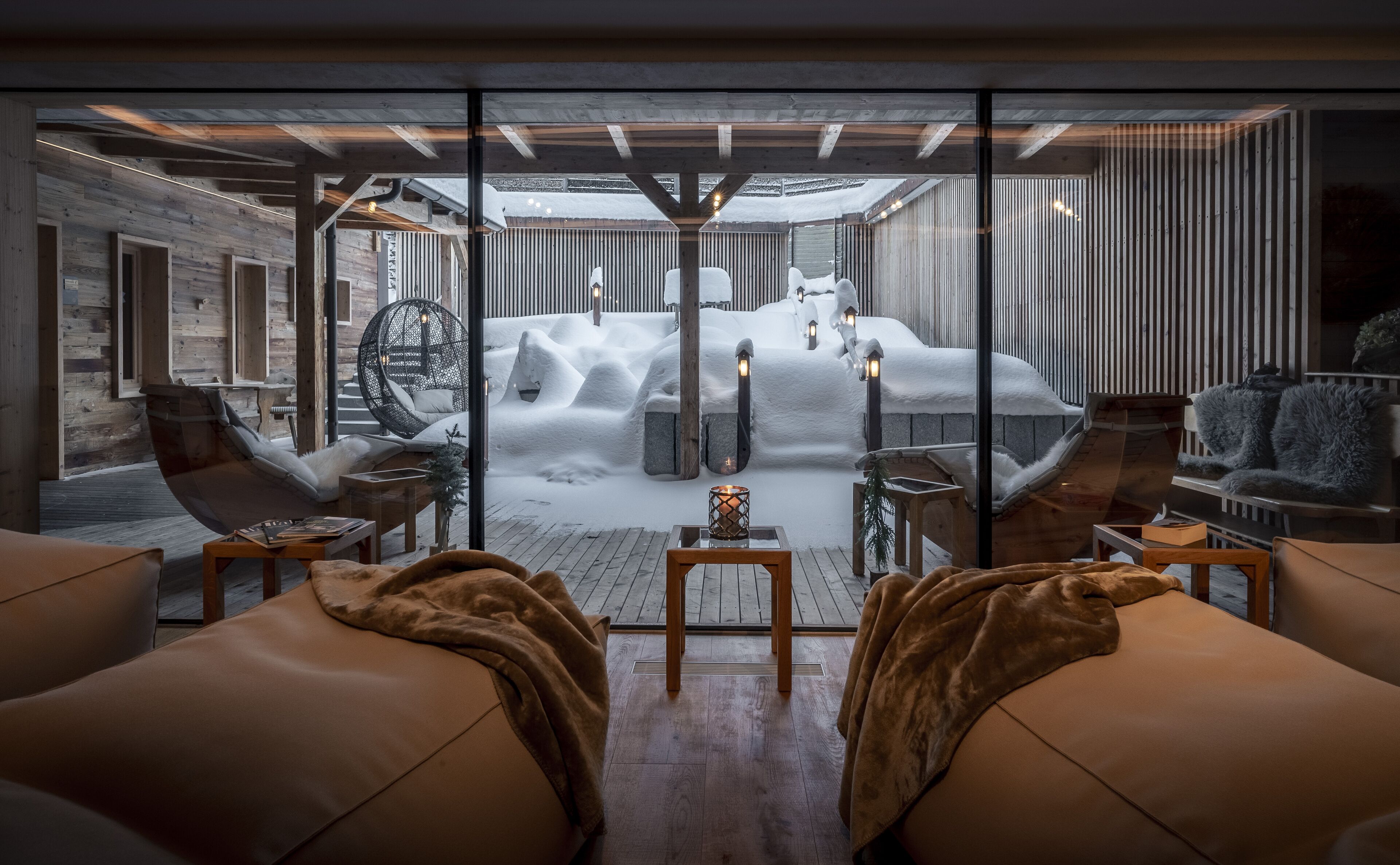 Couples treatment room(s), hot stone massages, deep-tissue massages