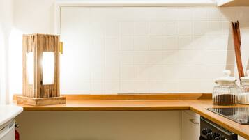 Apartment | Private kitchen | Fridge, microwave, oven, stovetop